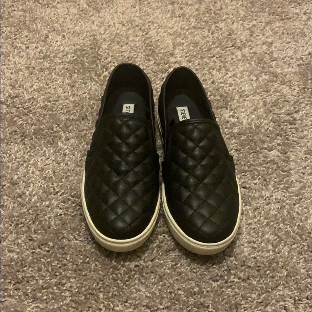 Steve Madden Slip Ons size 8